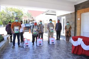 Neni Apresiasi Baznas Kota Bontang yang Memberi 100 Alat Disinfeksi untuk Masjid dan Musala