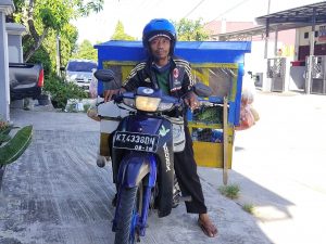 Terapkan Karantina Wilayah, Pedagang Keliling di Bontang Tetap Eksis Jualan
