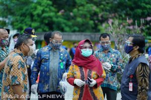 Bontang Bermasker, Walikota Neni Apresiasi Kelurahan Belimbing Bagikan Ribuan Masker