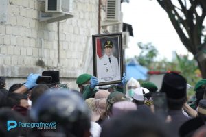 Ribuan Pelayat Iringi Proses Pemakaman Jenazah Adi Darma