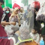 Warga Serbu Anggur Murah