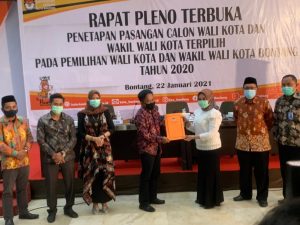 Sah! KPU Resmikan Basri-Najirah Sebagai Pemimpin Kota Bontang