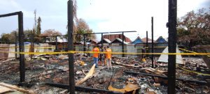 Ungkap Kebakaran Pasar Loktuan Tim Labfor Polda Jatim Bawa Sampel ke Surabaya