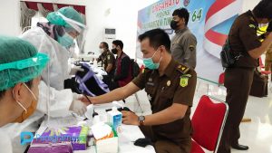 Seluruh Pegawai Kejari Bontang Melaksanakan Vaksinasi Covid-19