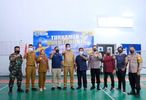 Wali Kota Basri Rase Resmikan Turnamen Bulutangkis Selambai Cup 2021