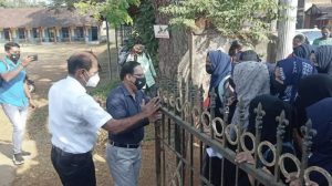 Viral Miris, Rombongan Mahasiswi Berjilbab Disiram Air Selokan di India