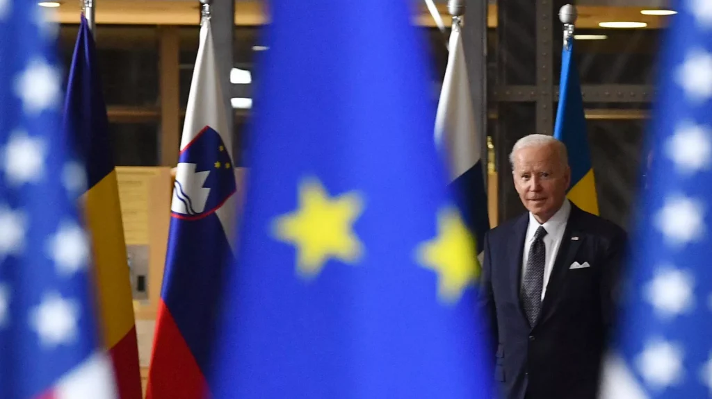 Survei: Warga AS Tak Puas dengan Kebijakan Biden di Ukraina