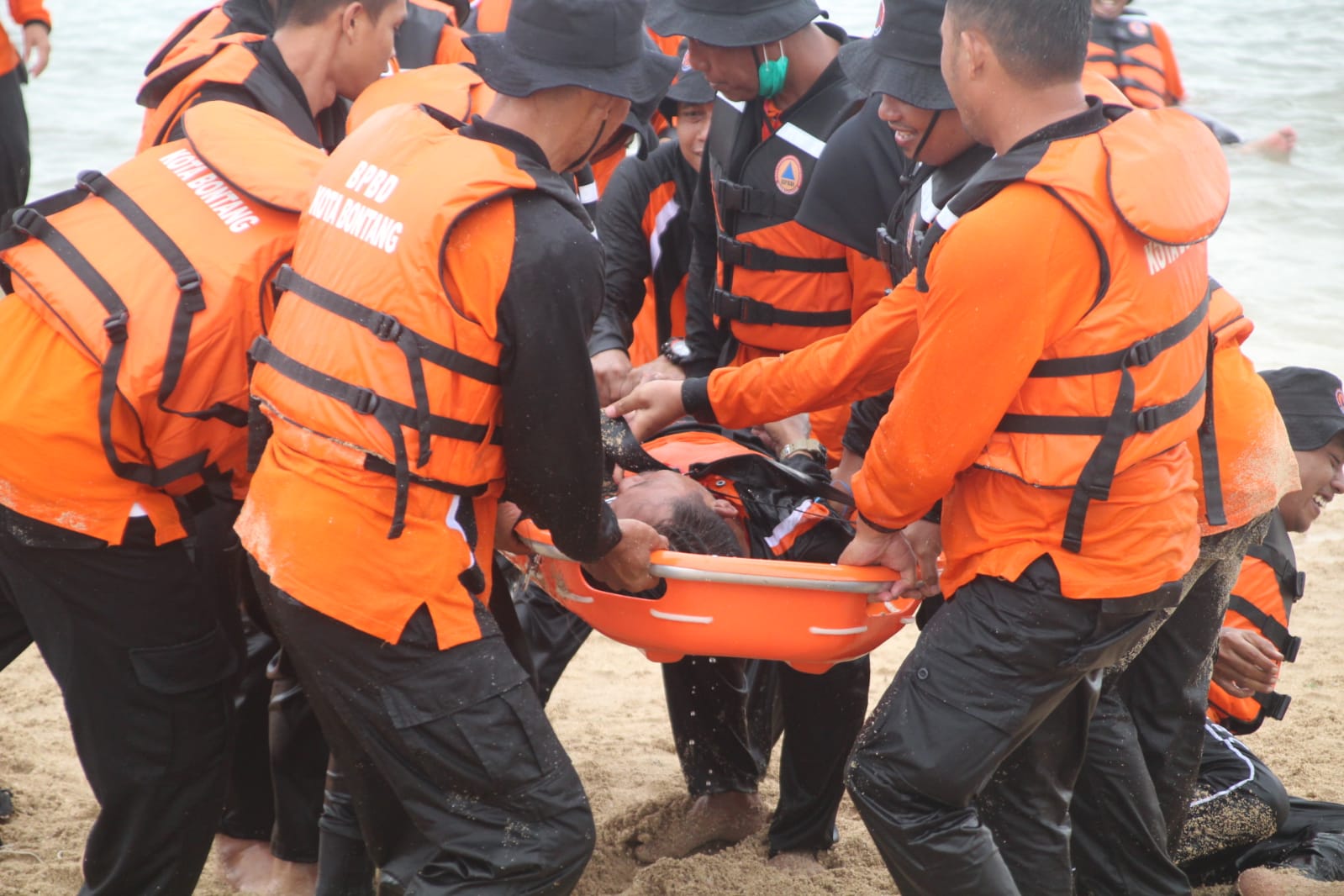 Korban Tenggelam di Pulau Beras Basah Berhasil Dievakuasi Tim Tim Rescue BPBD Bontang