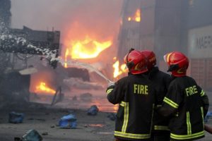 Korban Bertambah, 49 Tewas dan 300 Luka-luka Akibat Kebakaran Depo Kontainer di Banglades