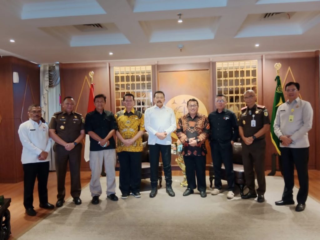 Jaksa Agung ST Burhanuddin Meminta SMSI Kawal Kinerja Jaksa