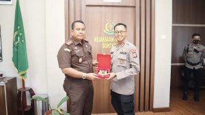 Kapolres Bontang Sambangi Kejari Bontang, Jalin Silaturahmi dan Pererat Kerjasama