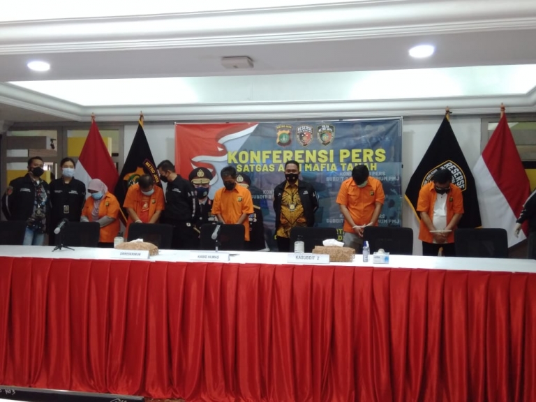 mafia tanah jakarta bekasi