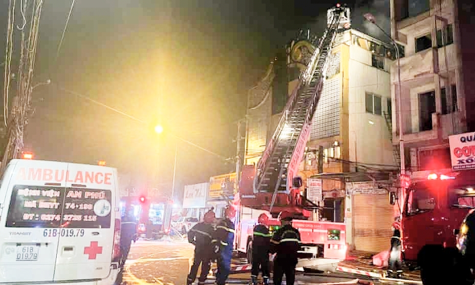 32 tewas akibat kebakran bar di vietnam