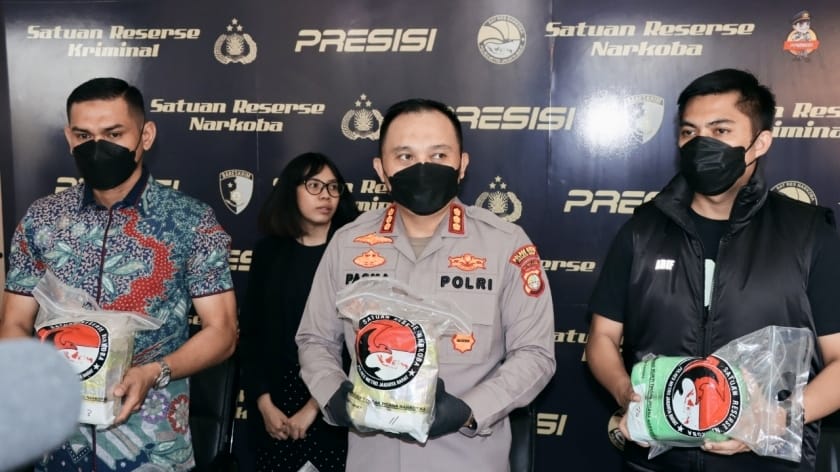 Sabu dibungkus teh cina