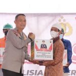 Kapolda Kaltim bagikan sembako di Bontang