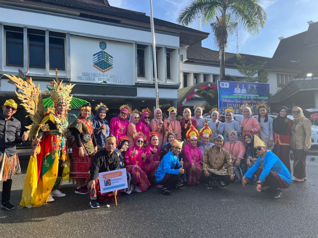 Didampingi Kadis, DPMPTSP Bontang Tampil Kompak di Bontang City Carnival
