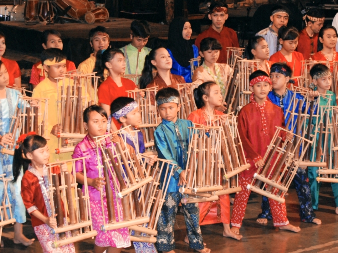 Alat Musik Angklung dan Sejarahnya