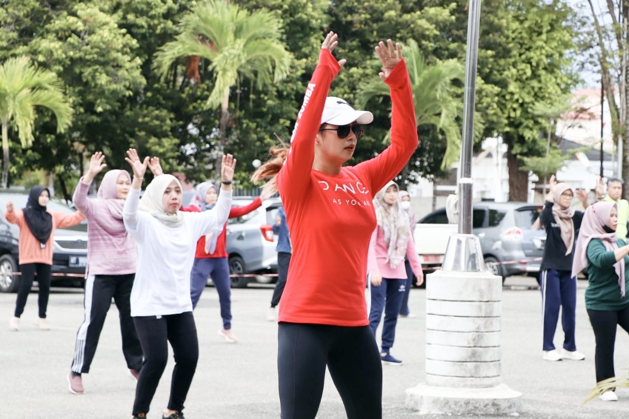 DPMPTSP Bontang Gelar Senam