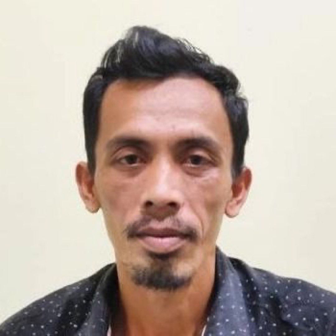 peran dede serial killer