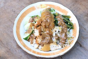 Rujak Cingur Khas Jawa Timur, Sajian Lezat Sejuta Umat