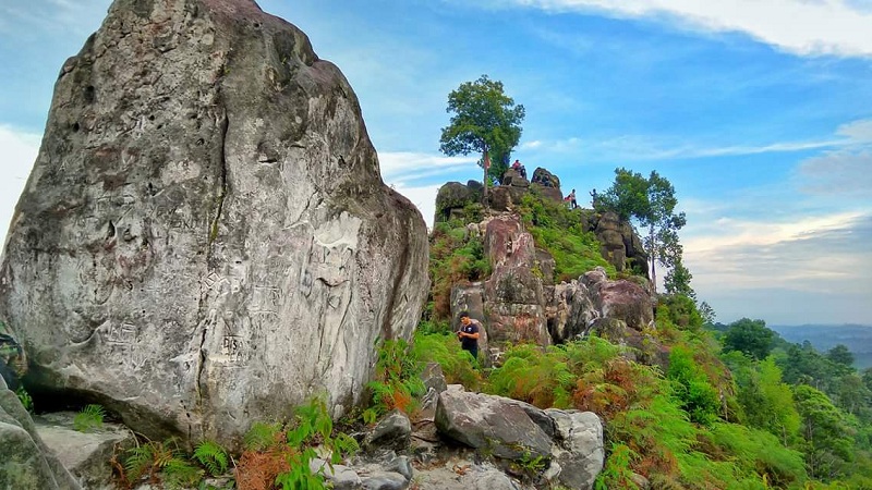Bukit Batu Dinding