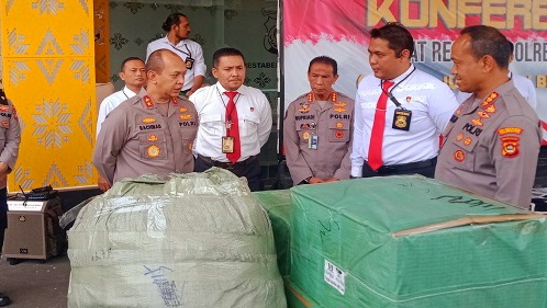 Praktek Impor Ilegal Palembang