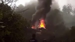 Innalillahi ! Sebuah Helikopter Jatuh dan Terbakar di Bandung