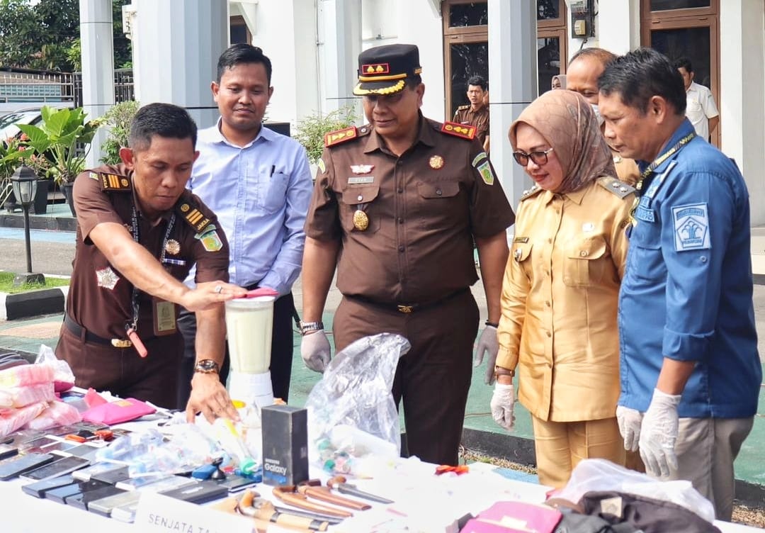 Kejari Bontang Musnahkan 69 Barang Bukti