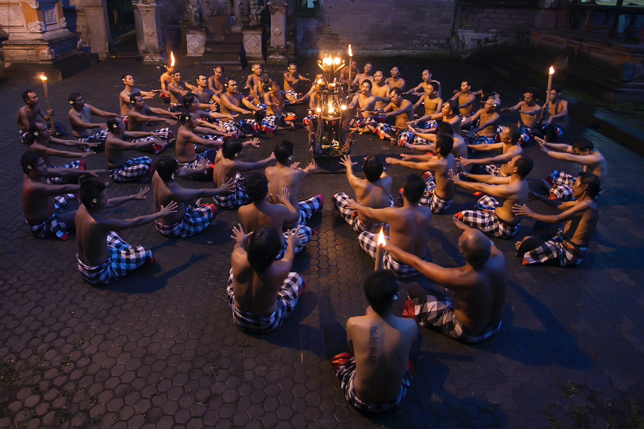 TARI KECAK BALI