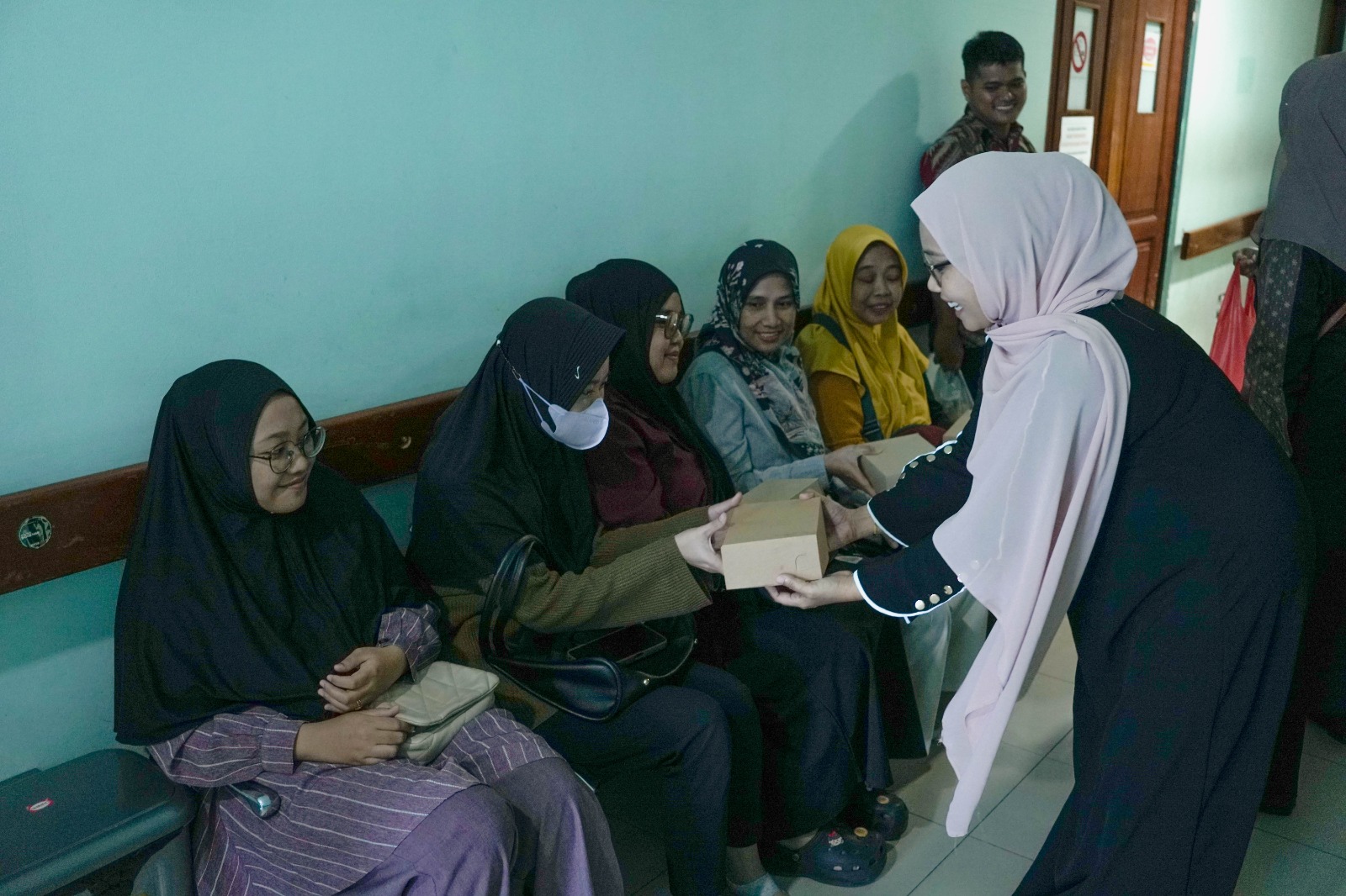 PWI Bontang Bagi Ratusan Takjil