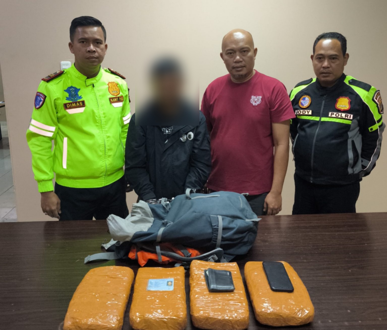 Polisi Gagalkan Penyelundupan 4 Kg Ganja di Lampung