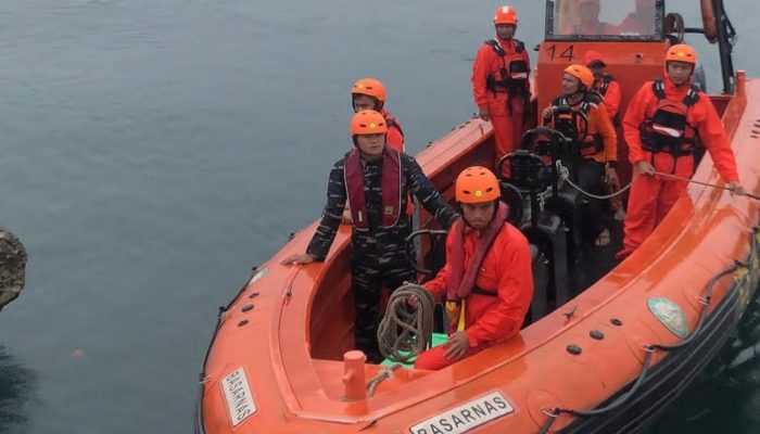 Tiga Korban KM Virgo Transport 8 Tiba di Dermaga Tri Sakti, Langsung Dievakuasi ke RS Bhayangkara
