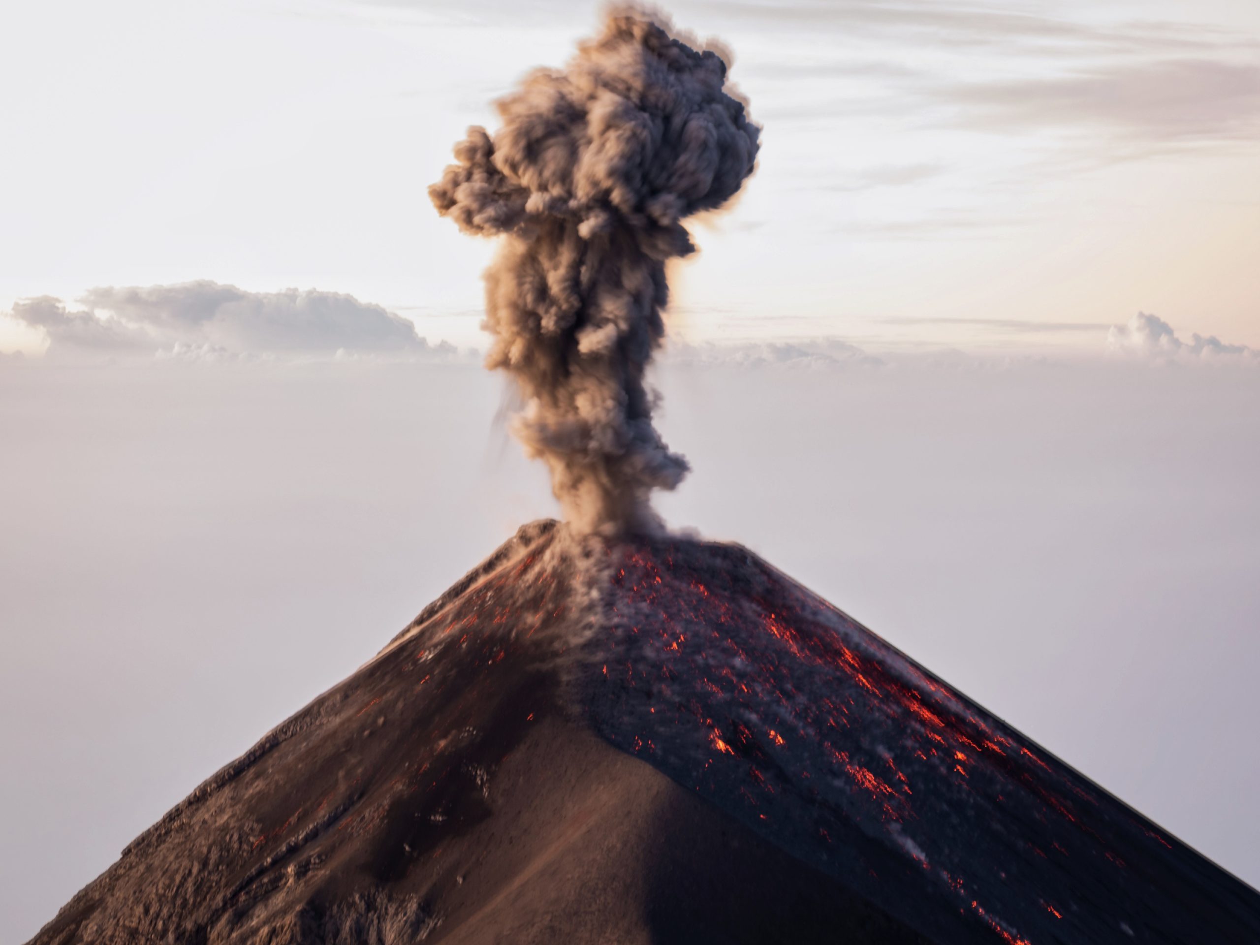 gunung anak krakatau erupsi