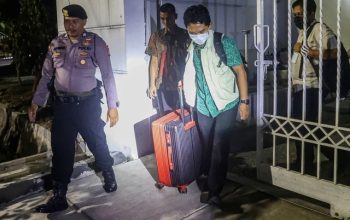 KPK geledah rumah lampri