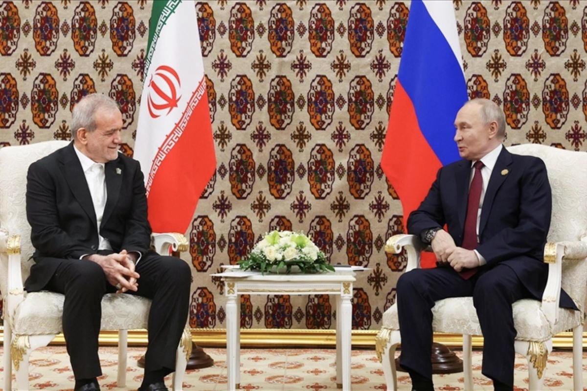 rusia bantu iran