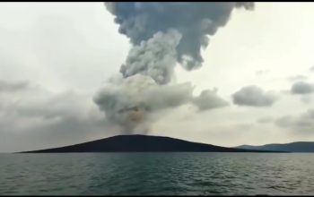 berita gunung anak krakatau hari ini