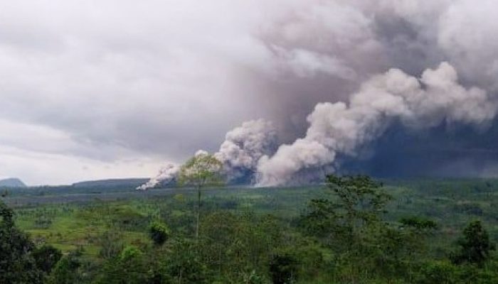 Gunung Semeru Kembali Erupsi, Kolom Letusan Capai 700 Meter