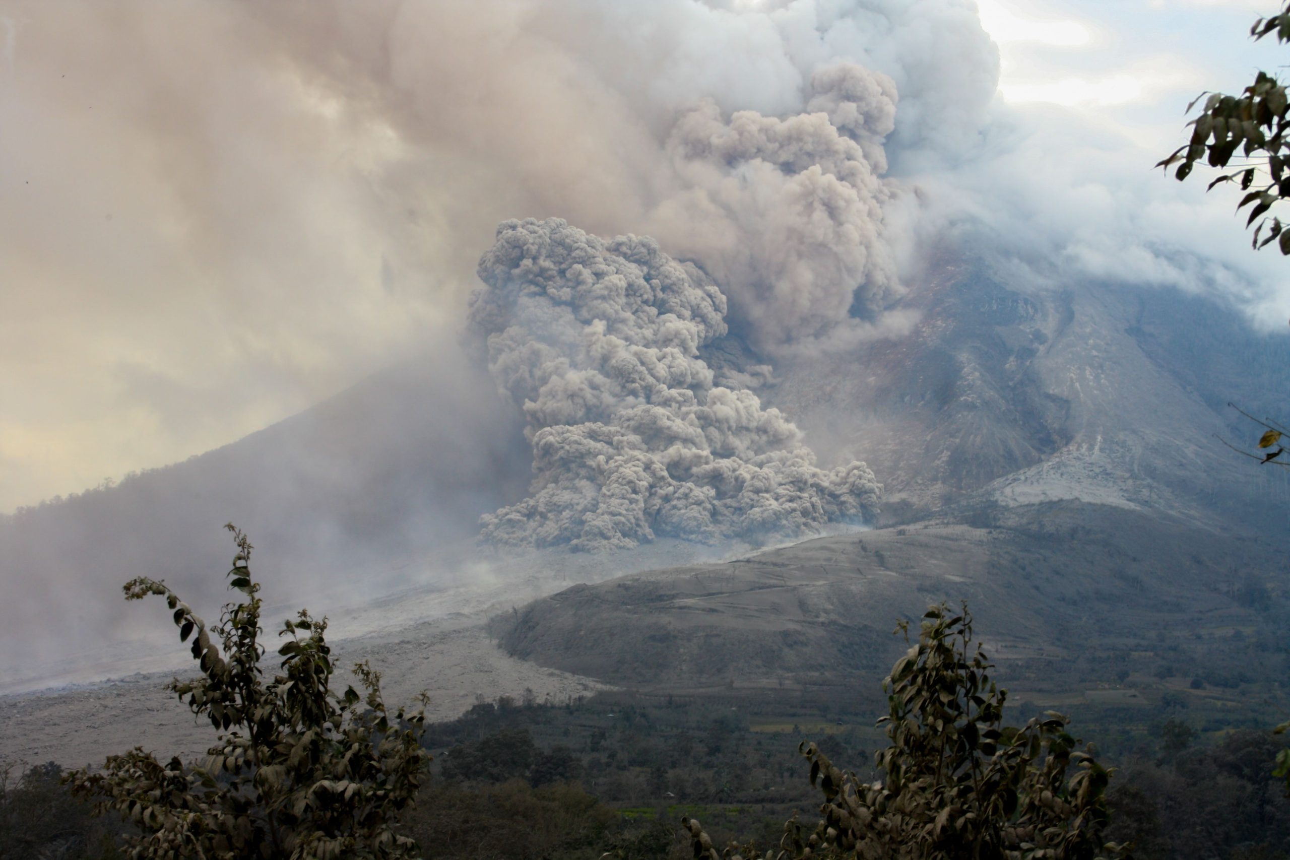 erupsi gunung api Indonesia 2026