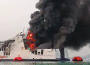 KMP Batumandi Terbakar di Selat Sunda, 420 Penumpang Dievakuasi, 16 Dilarikan ke Rumah Sakit