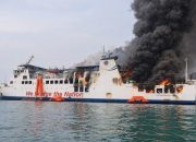 KMP Batumandi Terbakar di Selat Sunda, Kapolri Turunkan Tim Selidiki Penyebab
