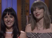 Taylor Swift Bikin Kejutan di SNL, Muncul Mendadak Saat Monolog Dakota Johnson