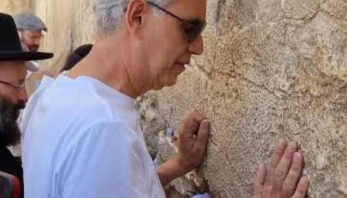 Siapa Andrea Bocelli? Tenor Dunia yang Konsernya di Indonesia Ditolak MUI karena Kaitan dengan Israel
