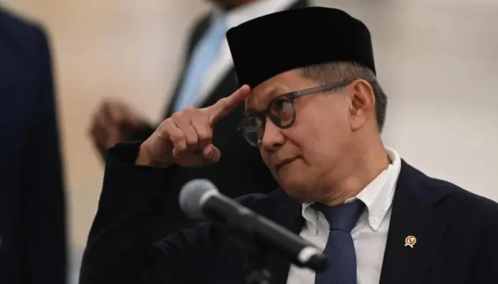 Profil Rocky Gerung: Perjalanan Intelektual dari UI hingga Kursi Wantimpres Prabowo