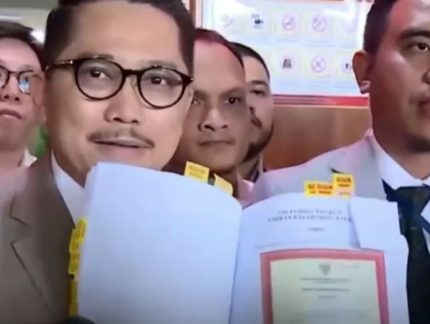 sidang ijazah Gibran